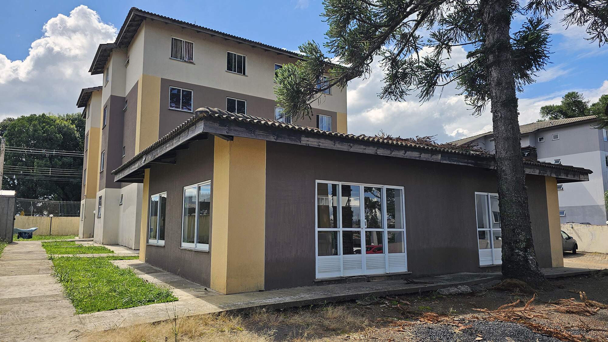 APARTAMENTO à venda no Conradinho: 