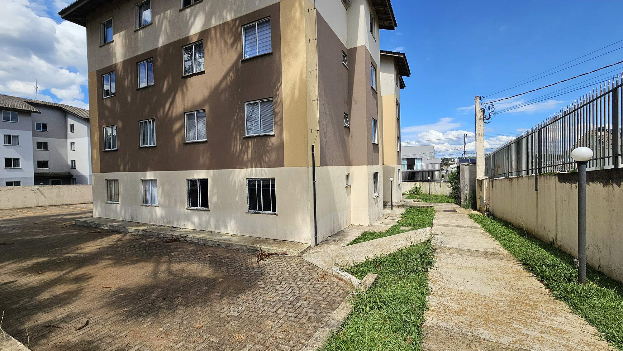 APARTAMENTO à venda no Conradinho: 