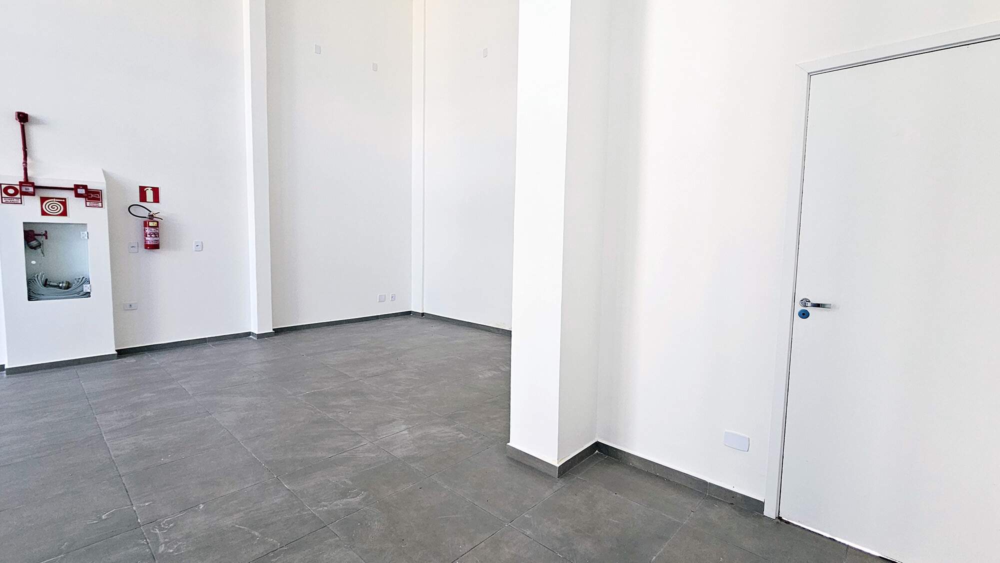SALA COMERCIAL para aluguel no VILA CARLI: 