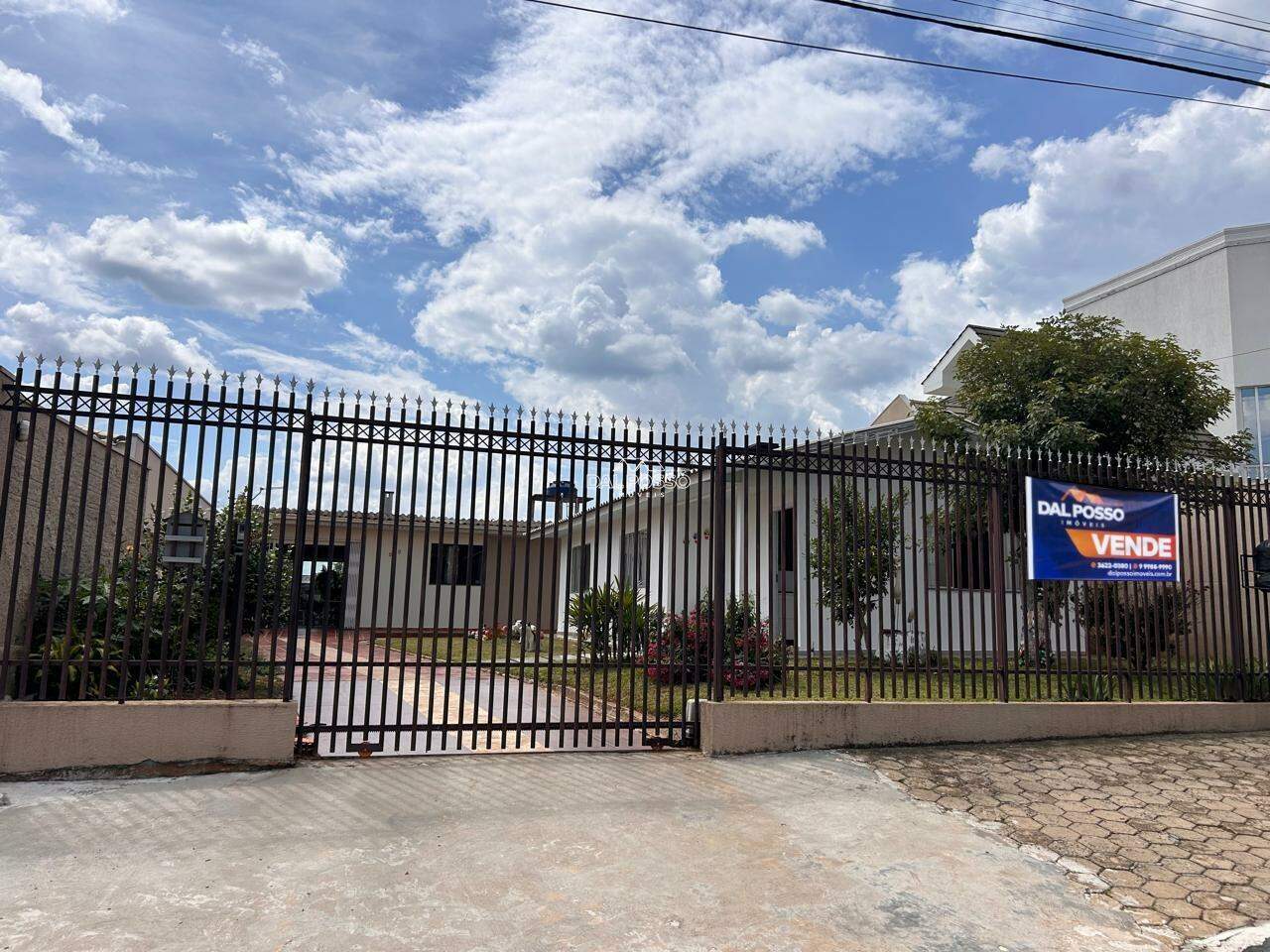 CASA à venda no Bonsucesso: 