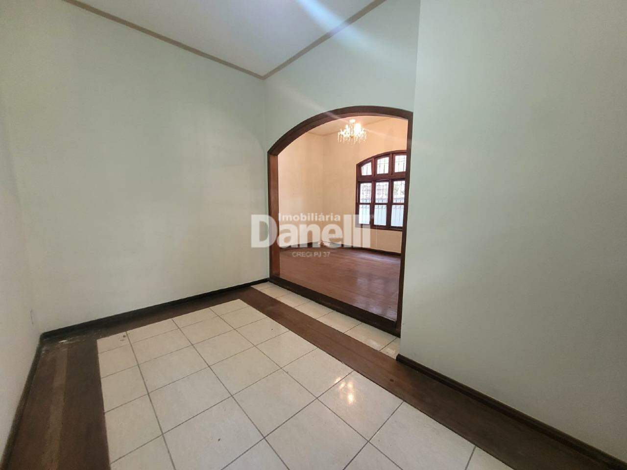 Casa para aluguel no Centro: 
