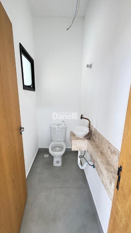 Casa em Condomínio à venda no Residencial Verdes Vales: lavabo