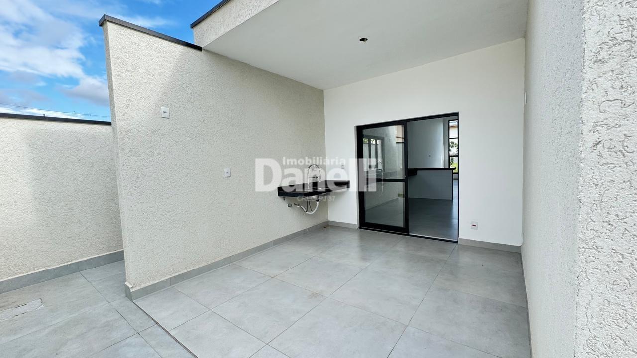 Casa em Condomínio à venda no Residencial Verdes Vales: área coberta fundos 