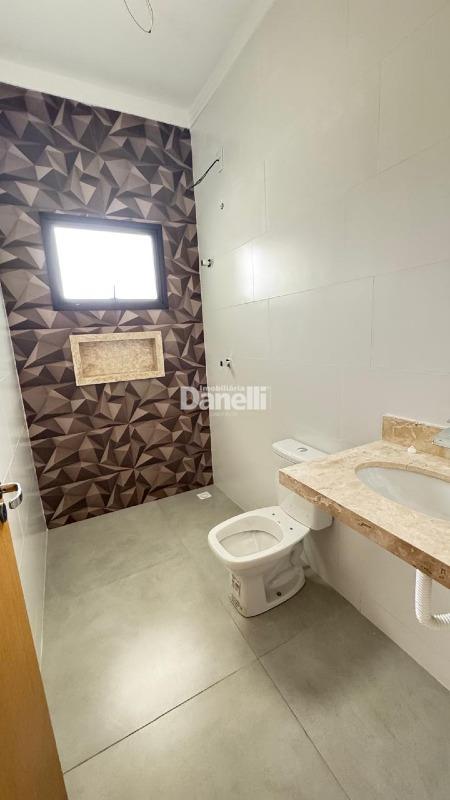 Casa em Condomínio à venda no Residencial Verdes Vales: banheiro suite 