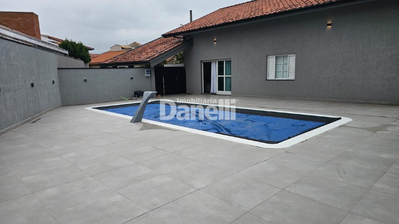 Casa em Condomínio à venda no Estiva: 