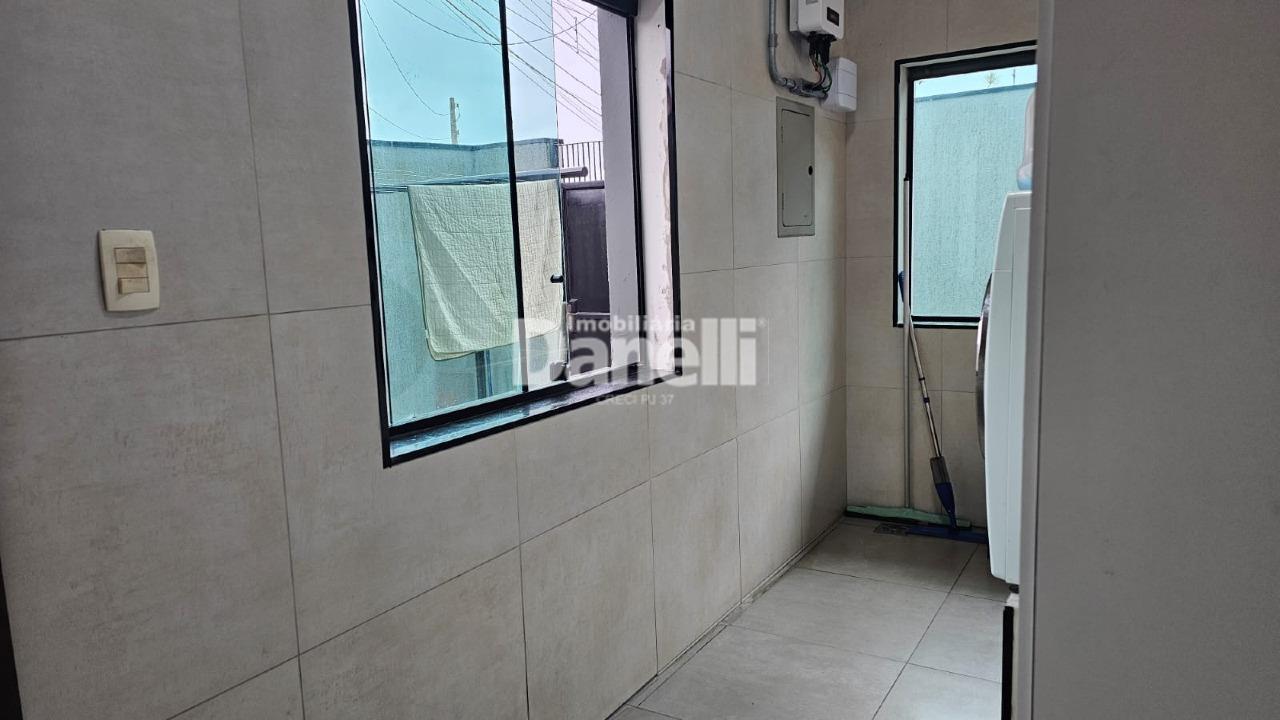 Casa em Condomínio à venda no Estiva: 