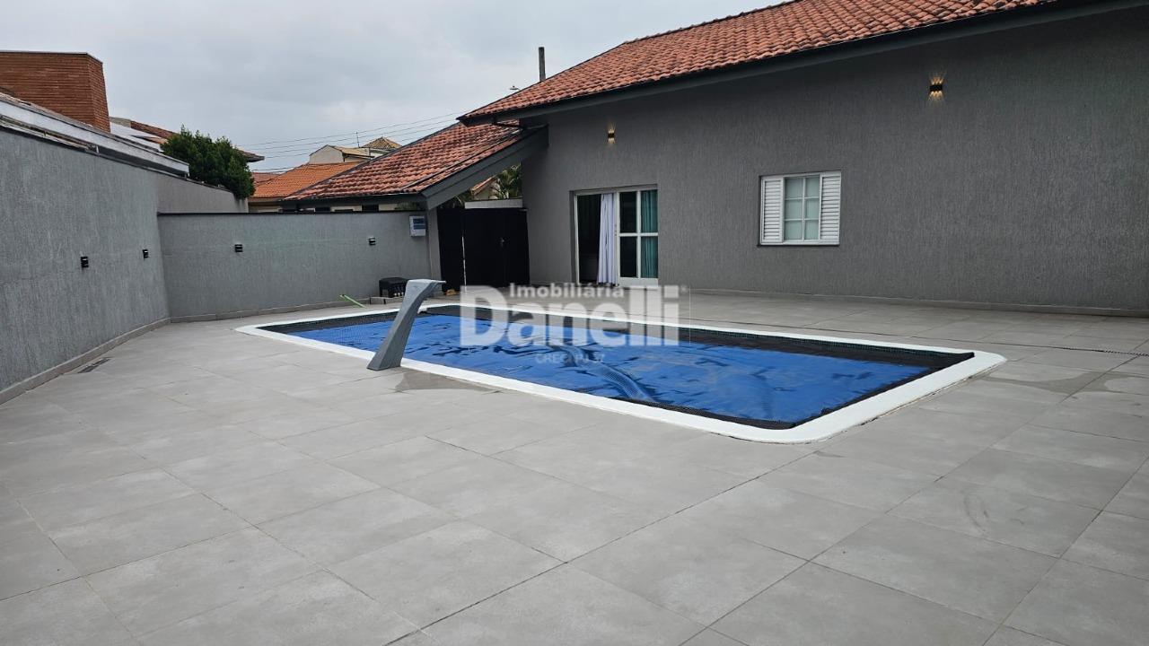 Casa em Condomínio à venda no Estiva: 