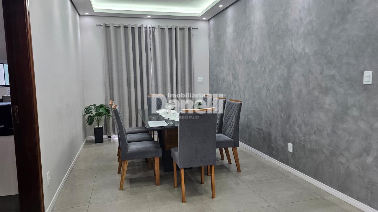 Casa em Condomínio à venda no Estiva: 