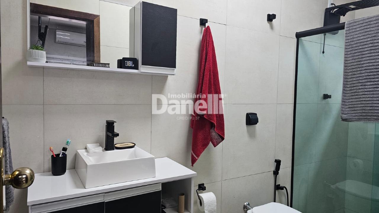 Casa em Condomínio à venda no Estiva: 