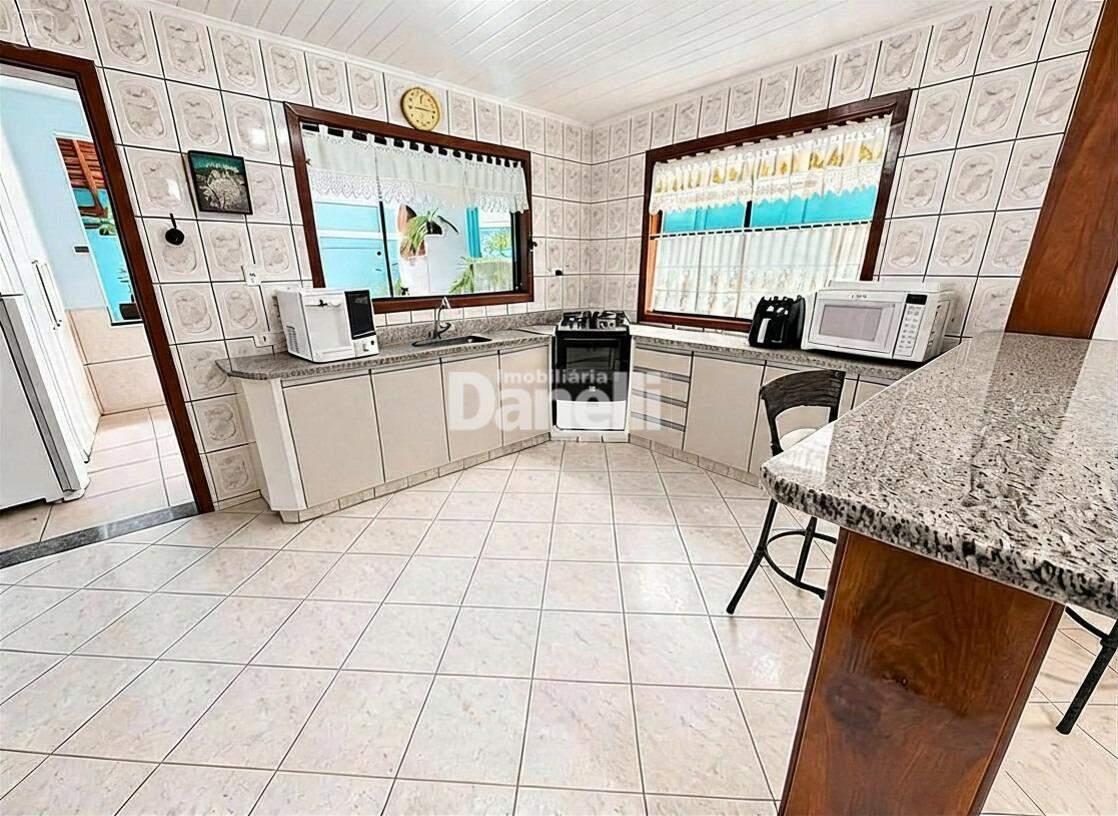 Sobrado à venda no Residencial Portal da Mantiqueira: Cozinha