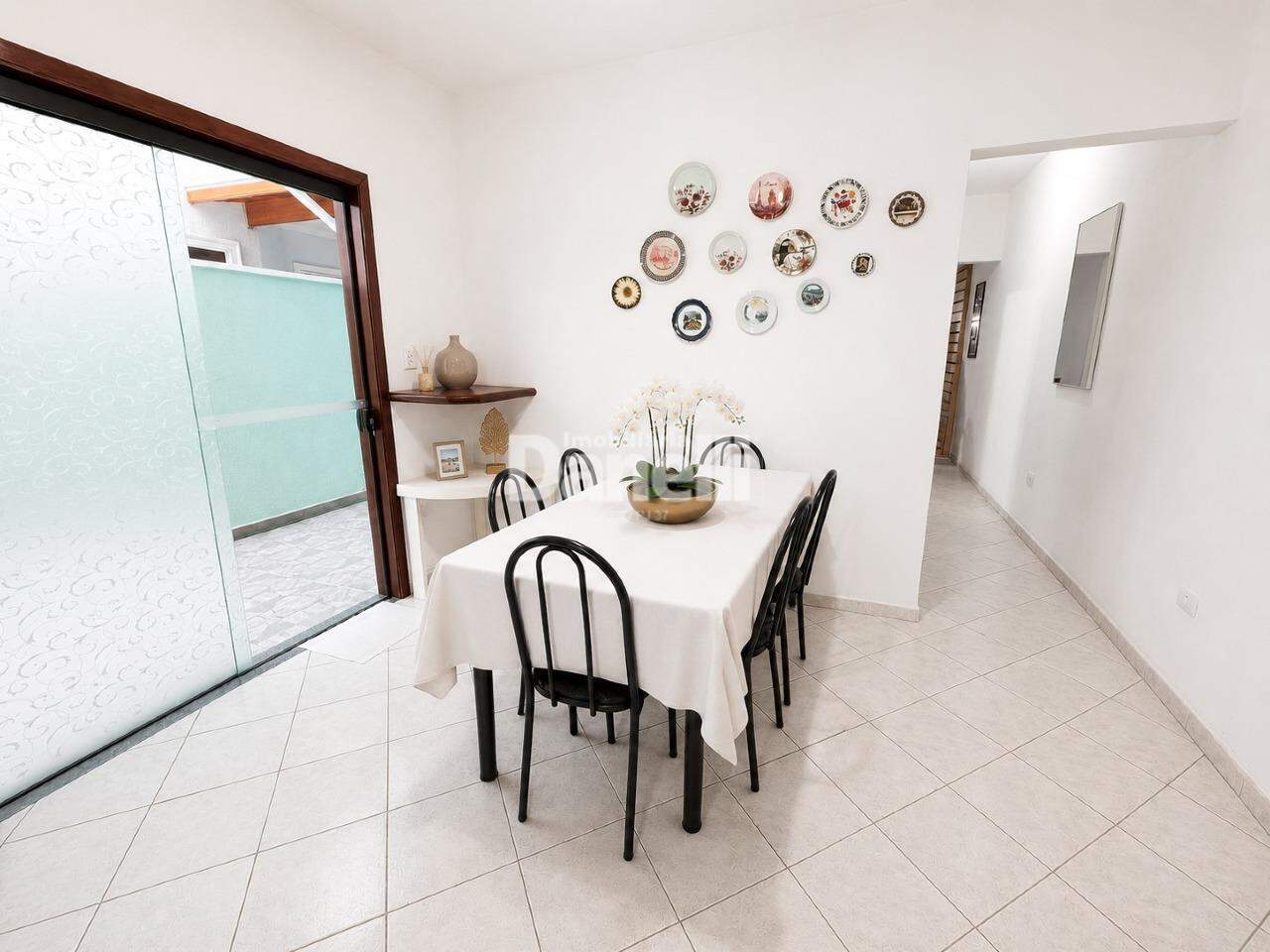 Sobrado à venda no Residencial Portal da Mantiqueira: Copa / Sala de Jantar