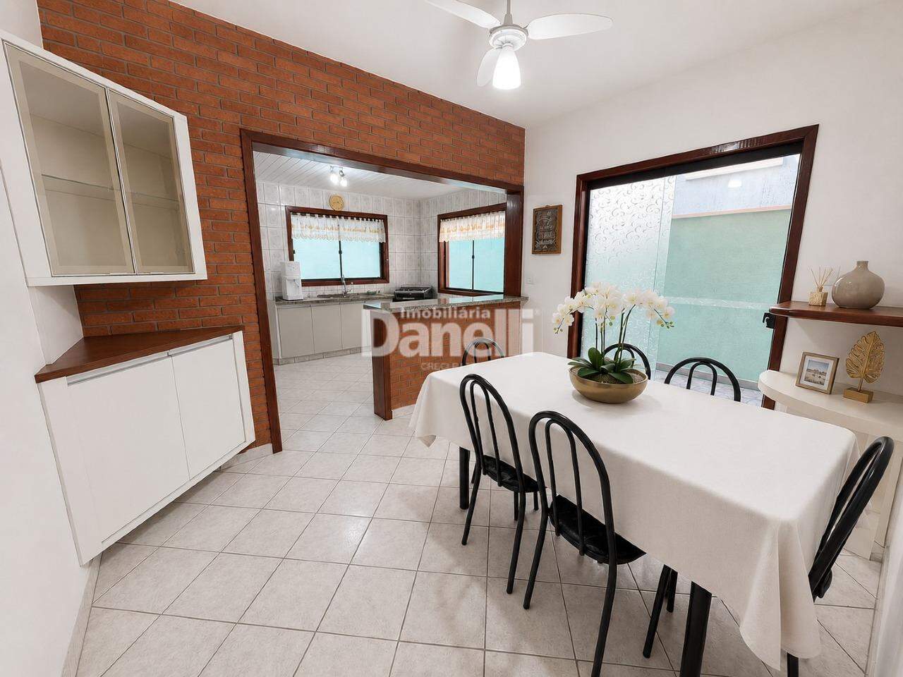 Sobrado à venda no Residencial Portal da Mantiqueira: Copa / Sala de Jantar 
