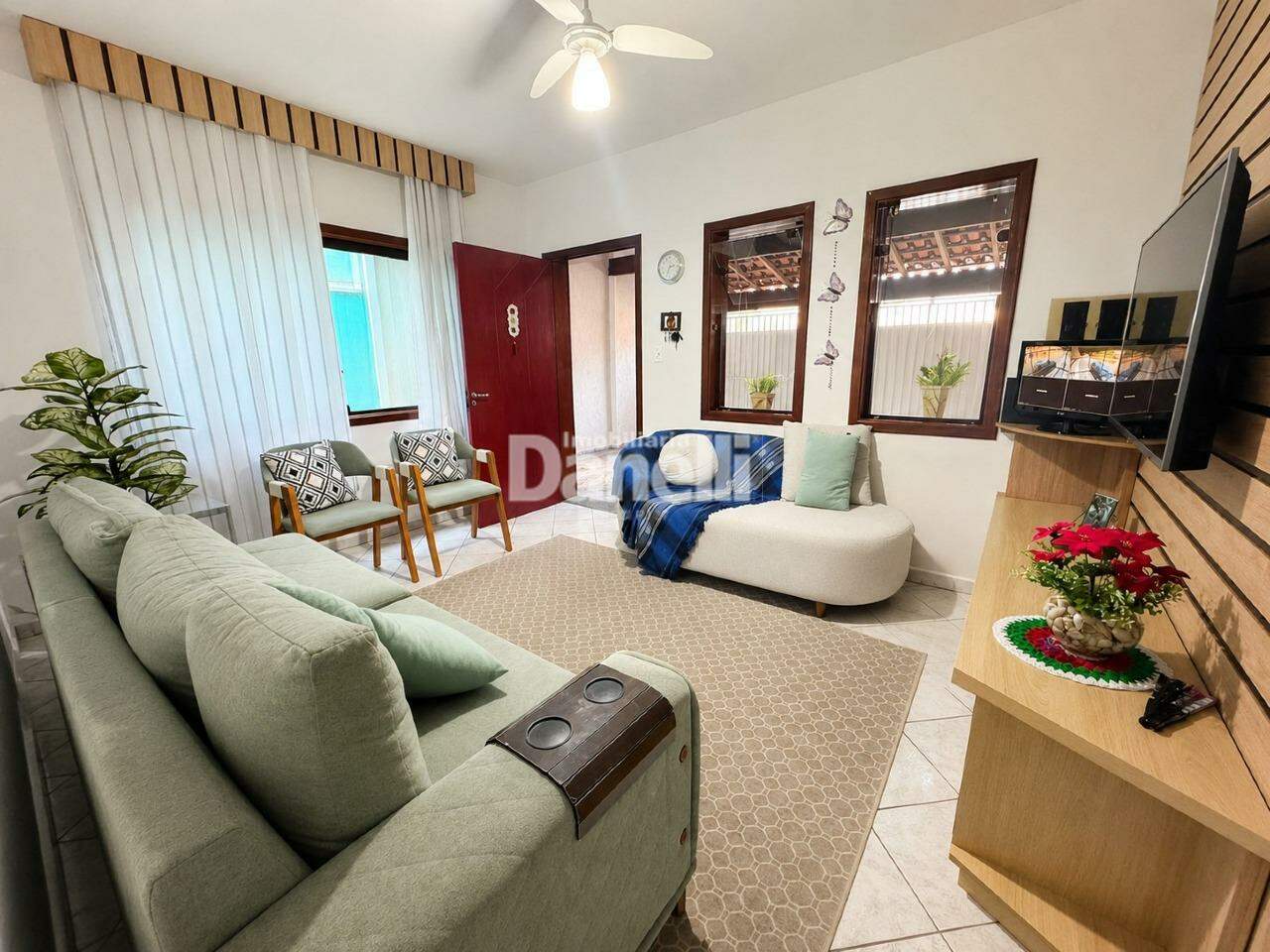 Sobrado à venda no Residencial Portal da Mantiqueira: Sala