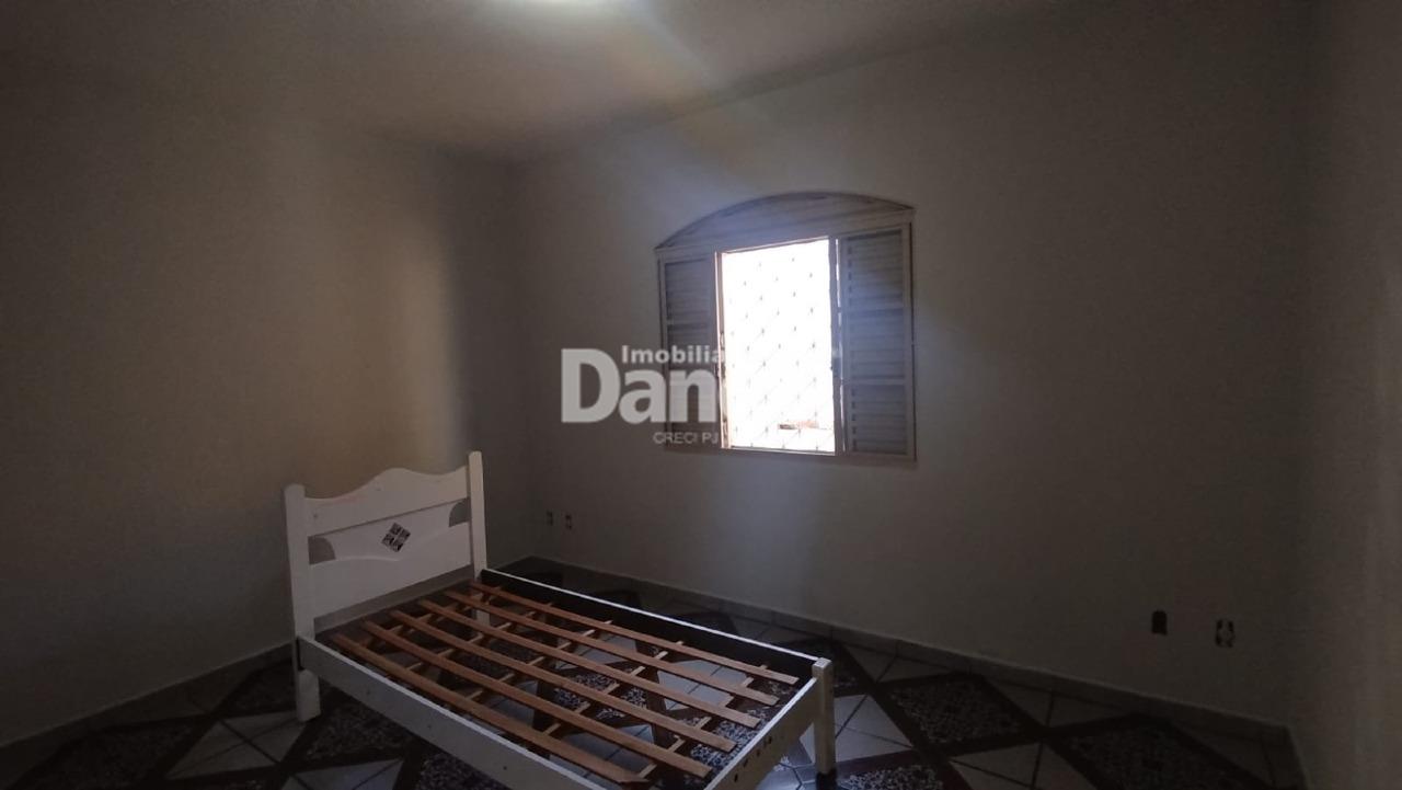 Casa para aluguel no Jardim Santa Clara: 