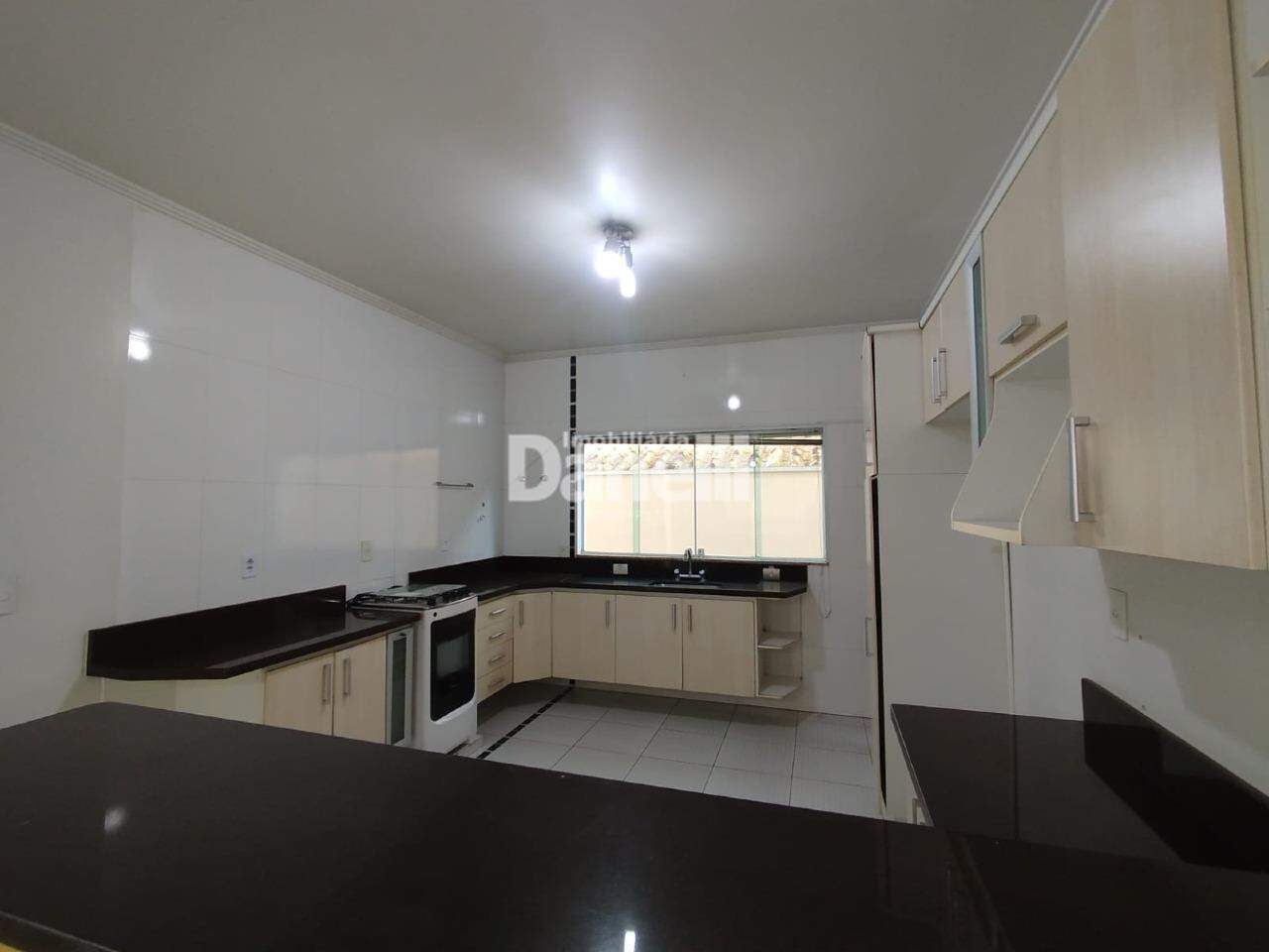 Casa em Condomínio para aluguel no Loteamento Residencial Campos do Conde III: 