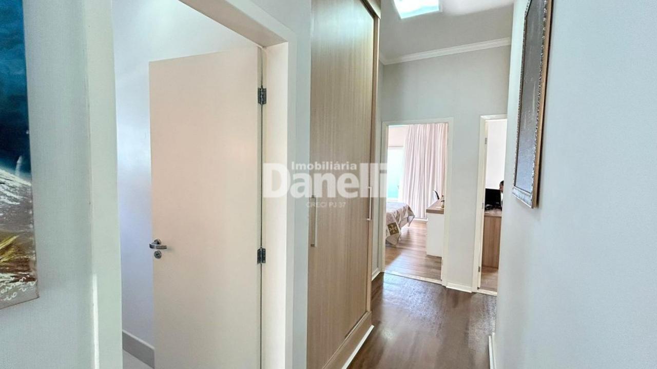 Casa em Condomínio à venda no Jardim Hípica Pinheiro: 