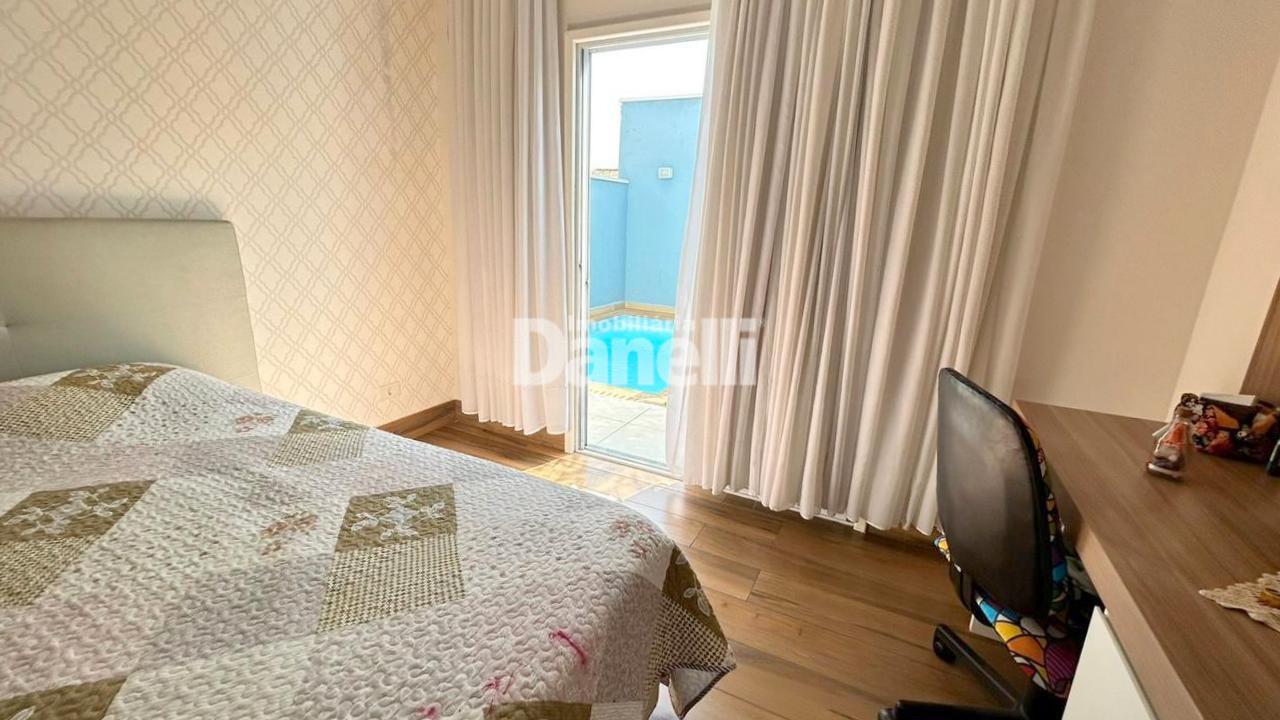 Casa em Condomínio à venda no Jardim Hípica Pinheiro: 