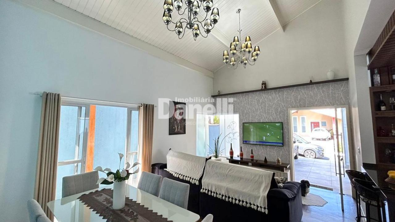 Casa em Condomínio à venda no Jardim Hípica Pinheiro: 