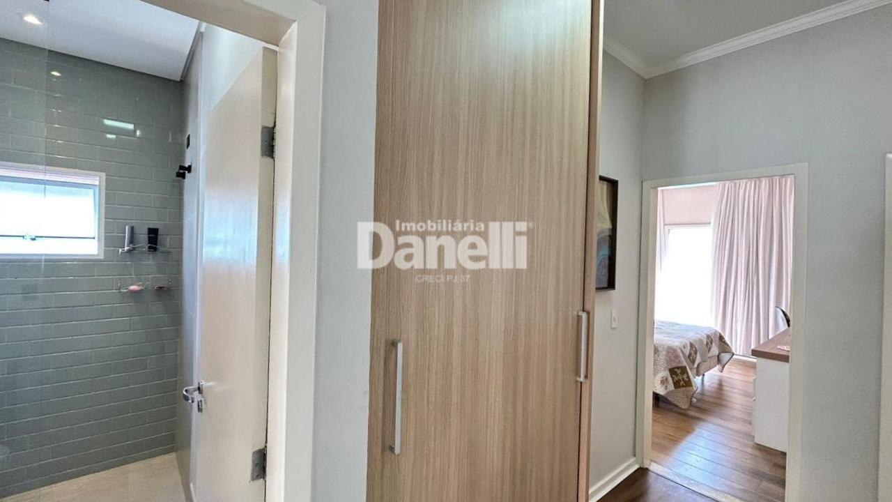 Casa em Condomínio à venda no Jardim Hípica Pinheiro: 