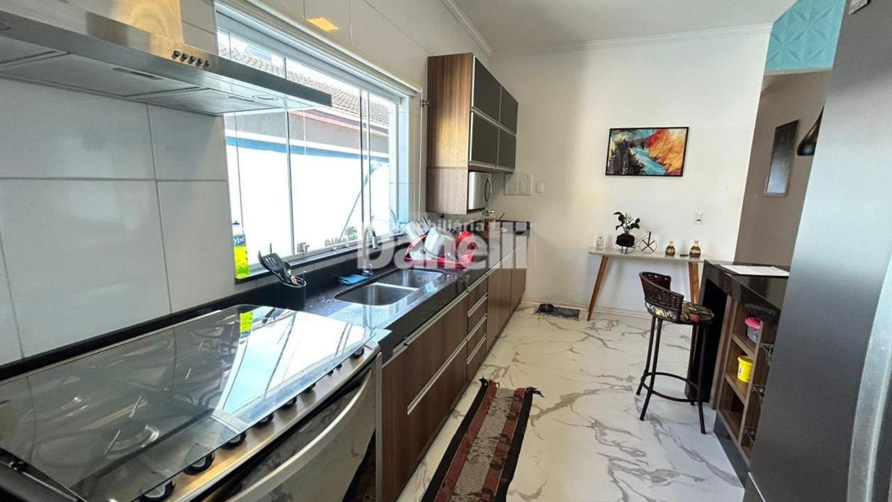 Casa em Condomínio à venda no Jardim Hípica Pinheiro: 