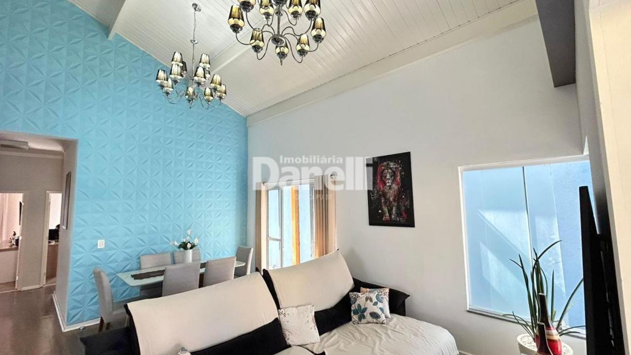 Casa em Condomínio à venda no Jardim Hípica Pinheiro: 