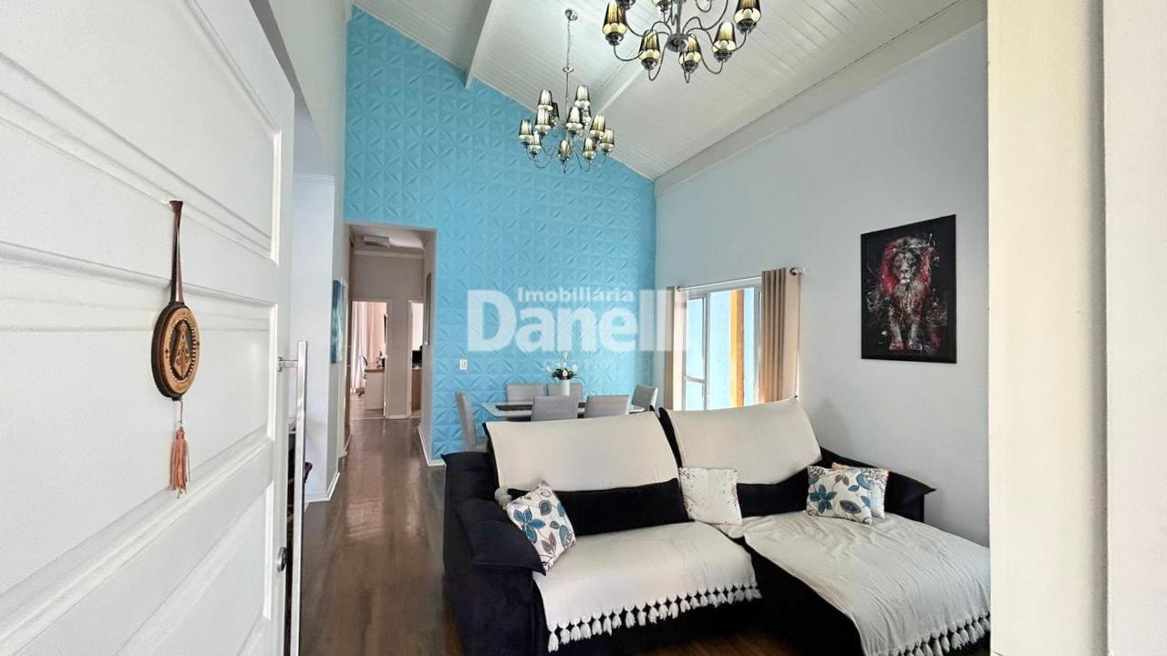 Casa em Condomínio à venda no Jardim Hípica Pinheiro: 