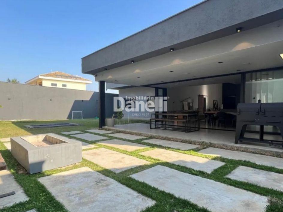 Casa em Condomínio à venda no Residencial Santa Helena: 