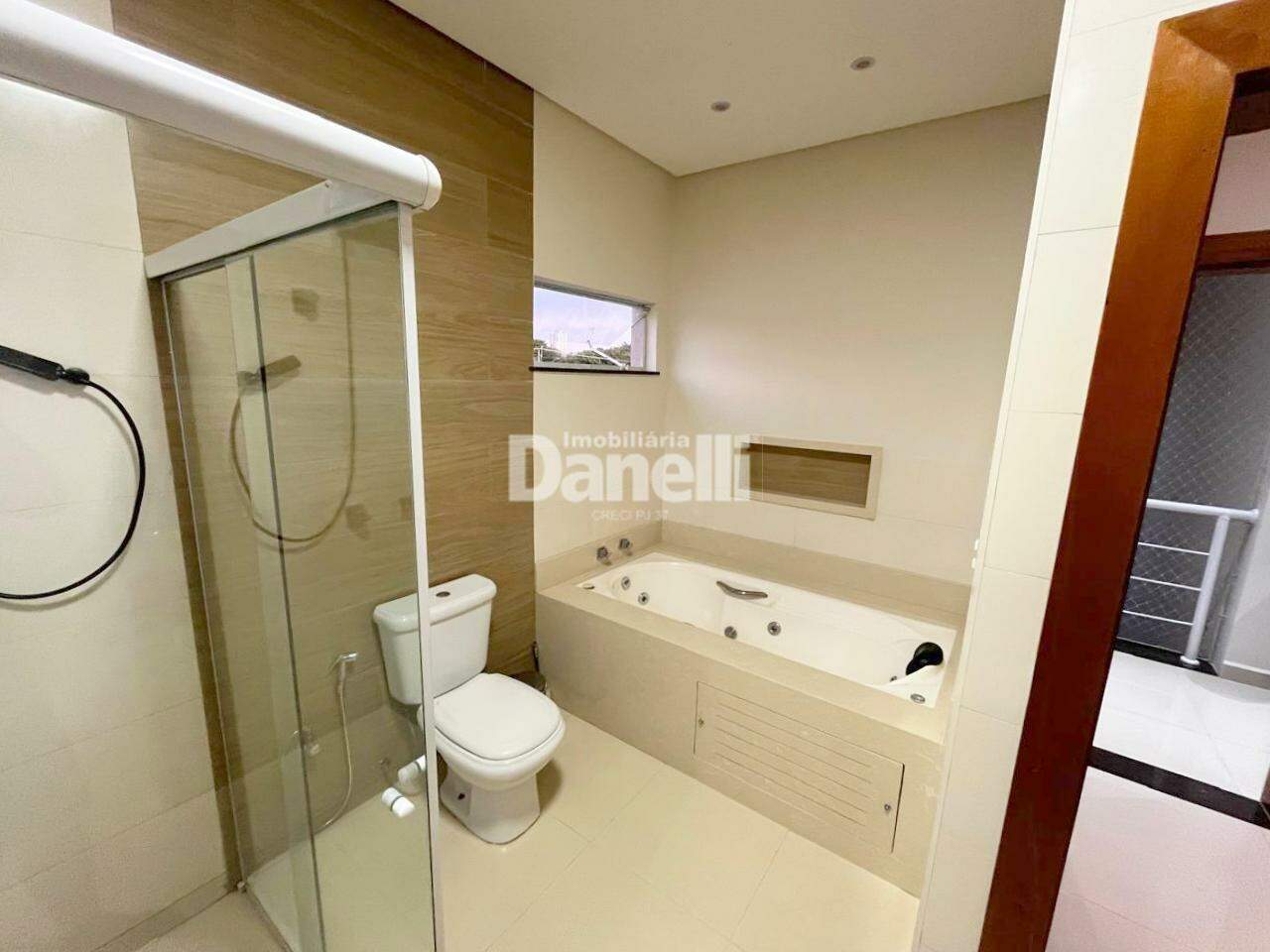 Casa em Condomínio à venda no Jardim Jaraguá: 