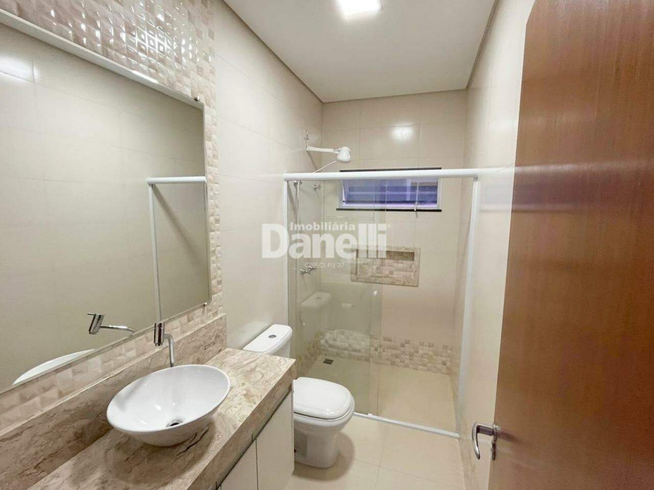 Casa em Condomínio à venda no Jardim Jaraguá: 