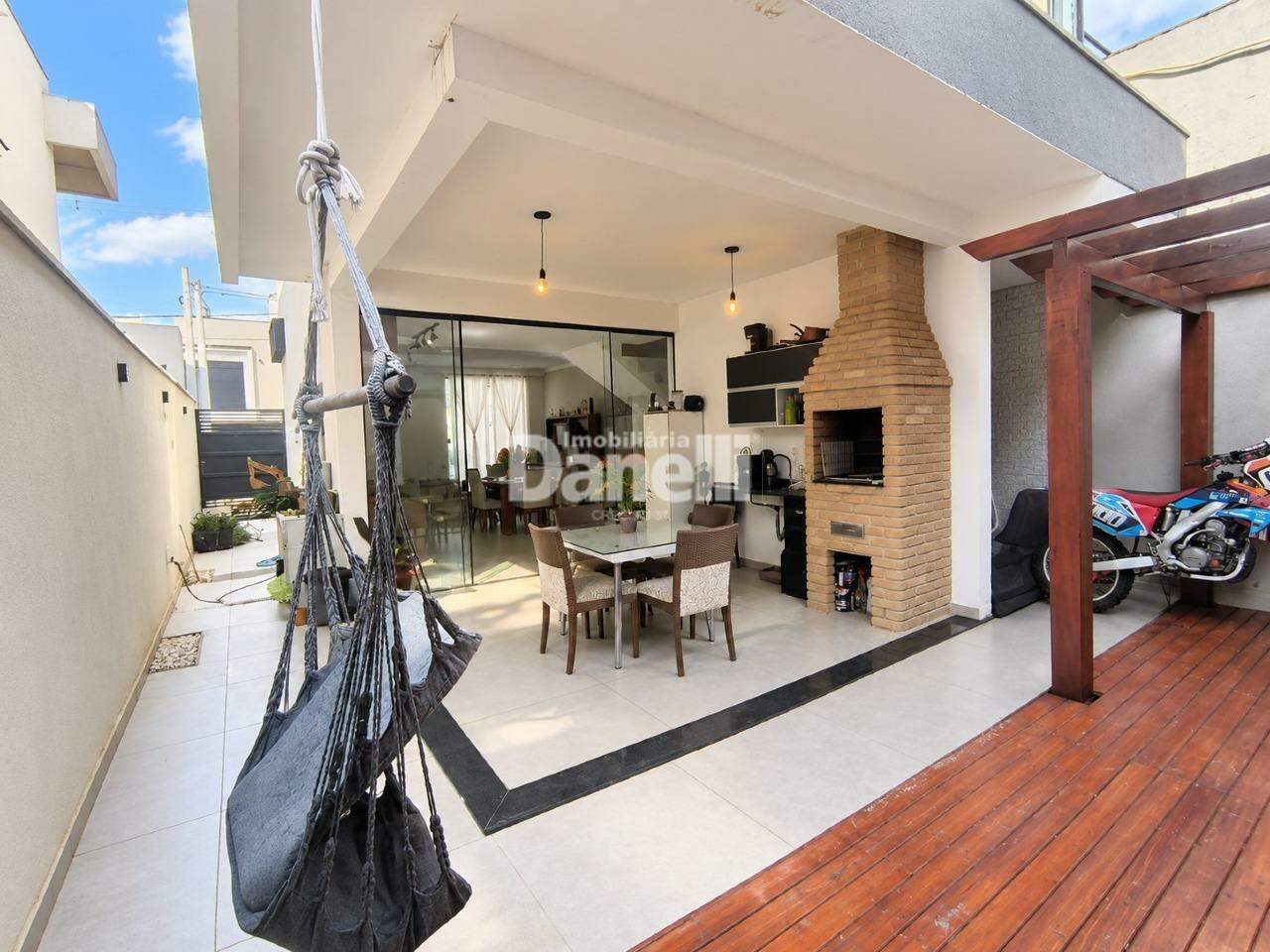 Casa em Condomínio à venda no Rancho Grande: 