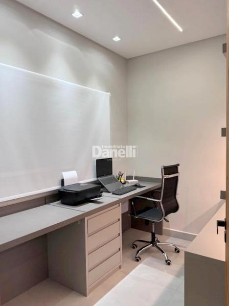 Casa em Condomínio à venda no Guedes: 