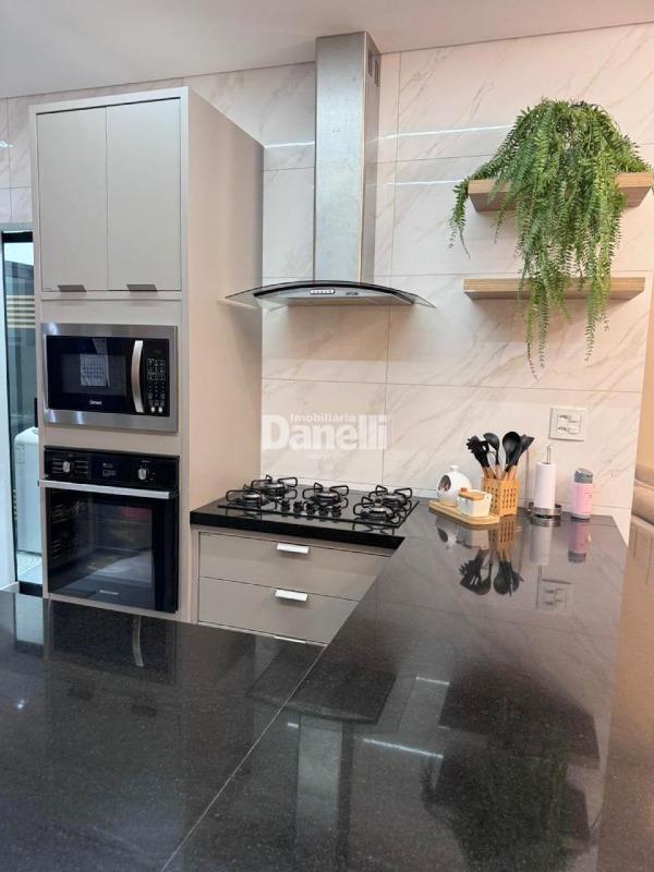 Casa em Condomínio à venda no Guedes: 