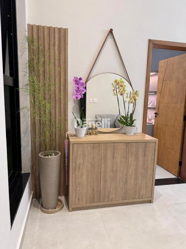 Casa em Condomínio à venda no Guedes: 