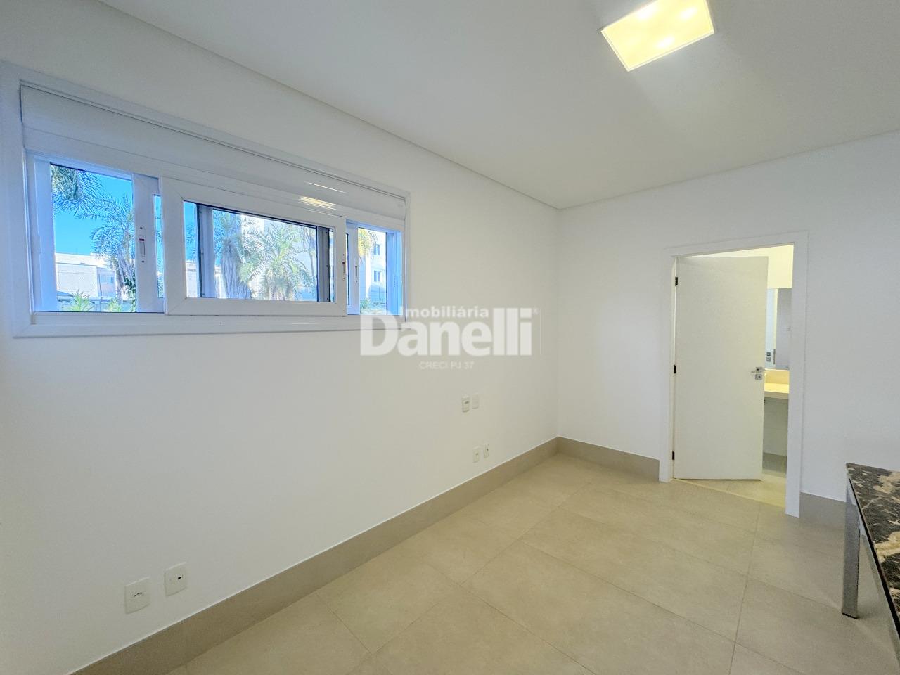 Casa em Condomínio à venda no Chácara Olaria: 