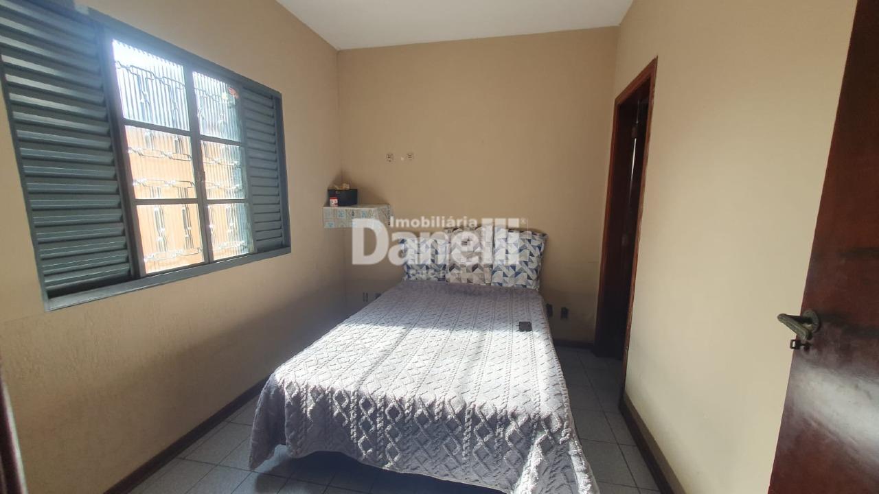 Casa à venda no Parque Santo Antônio: 