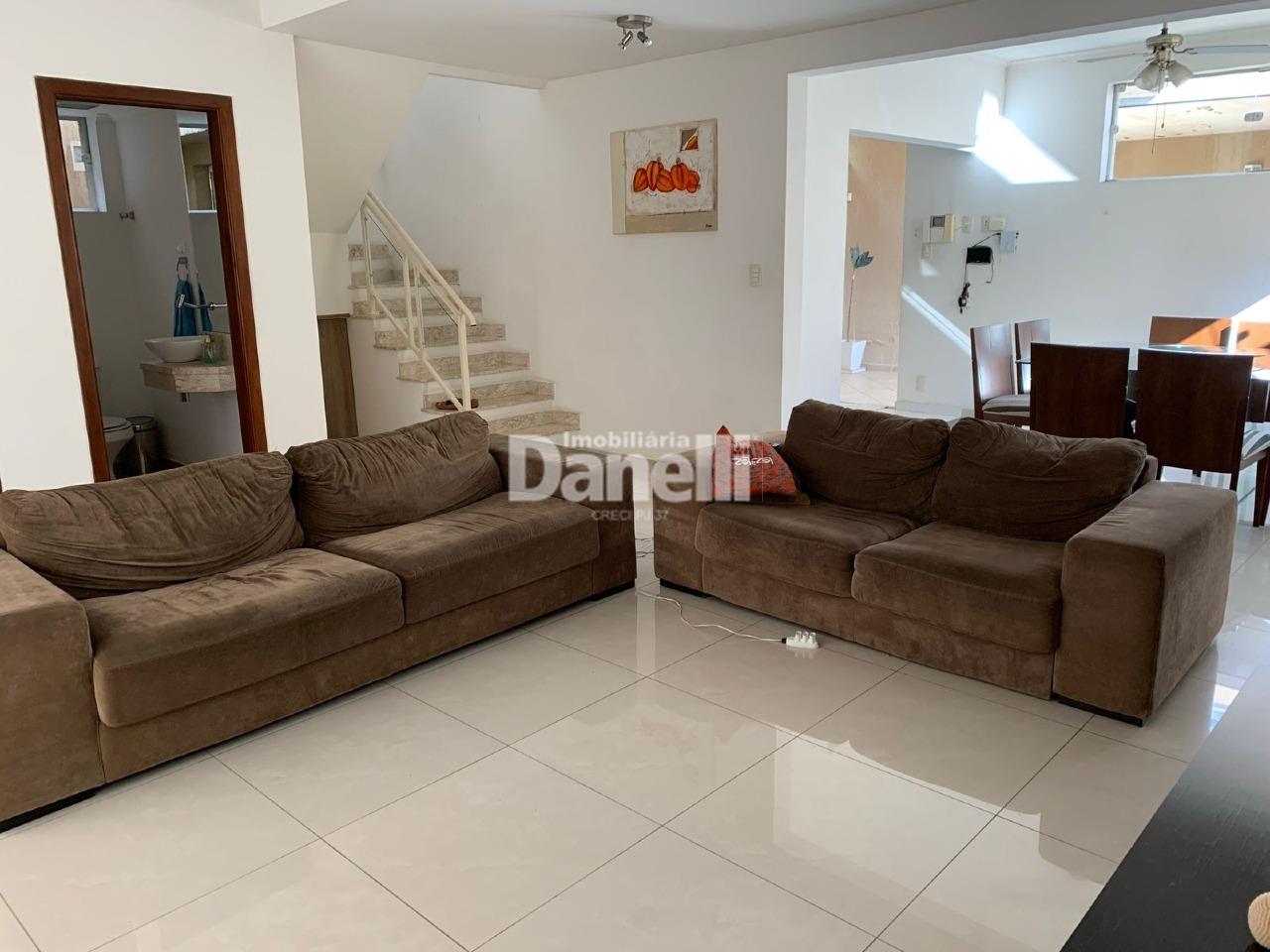 Casa à venda no Centro: 