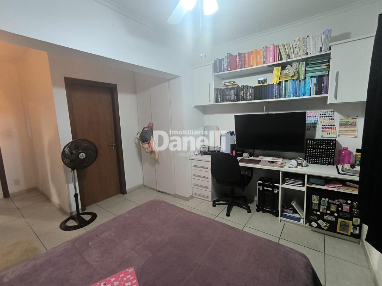 Casa à venda no Centro: 