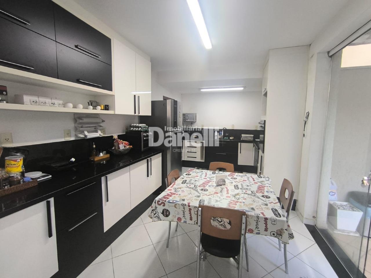 Casa à venda no Centro: 