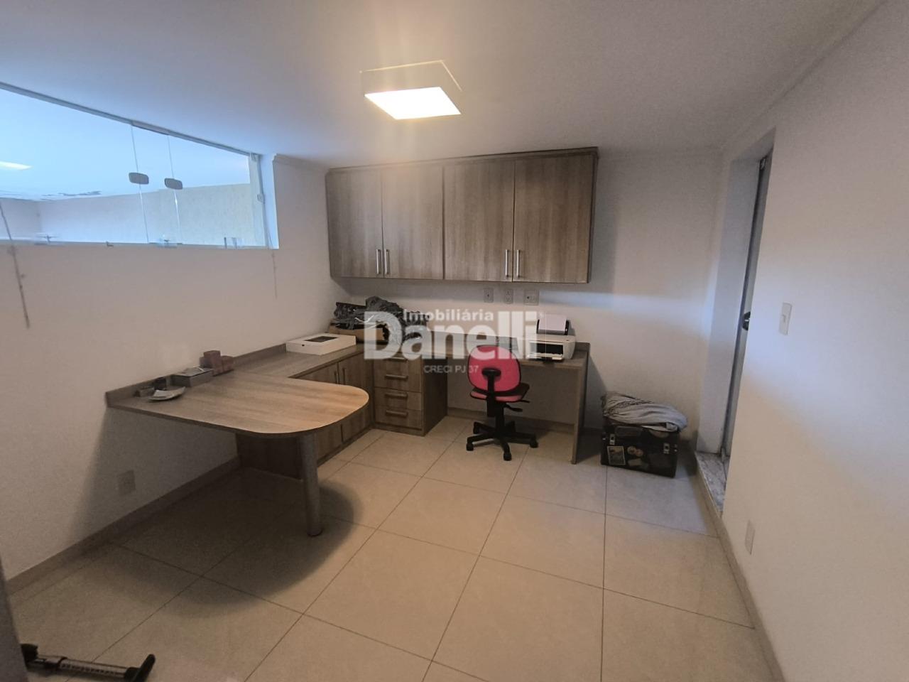 Casa à venda no Centro: 