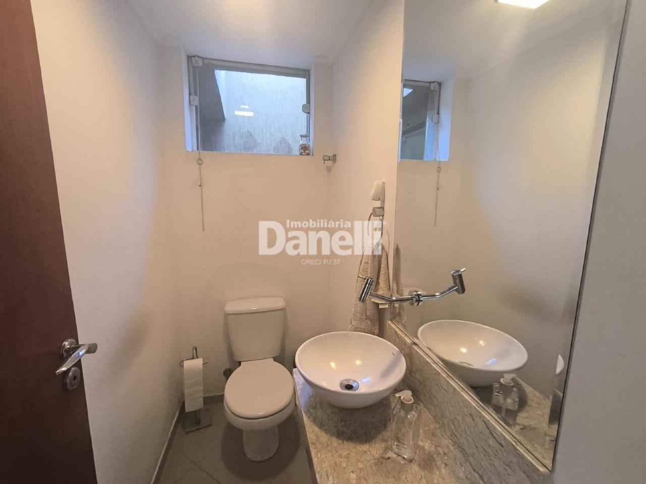 Casa à venda no Centro: 