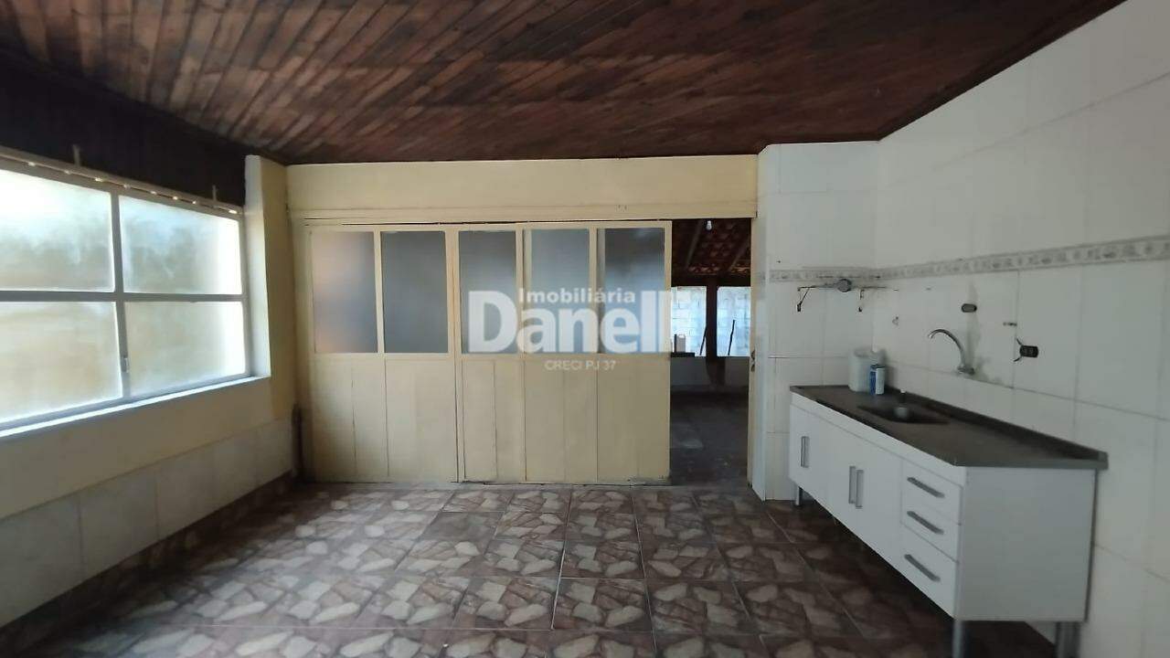 Ponto Comercial para aluguel no Quiririm: