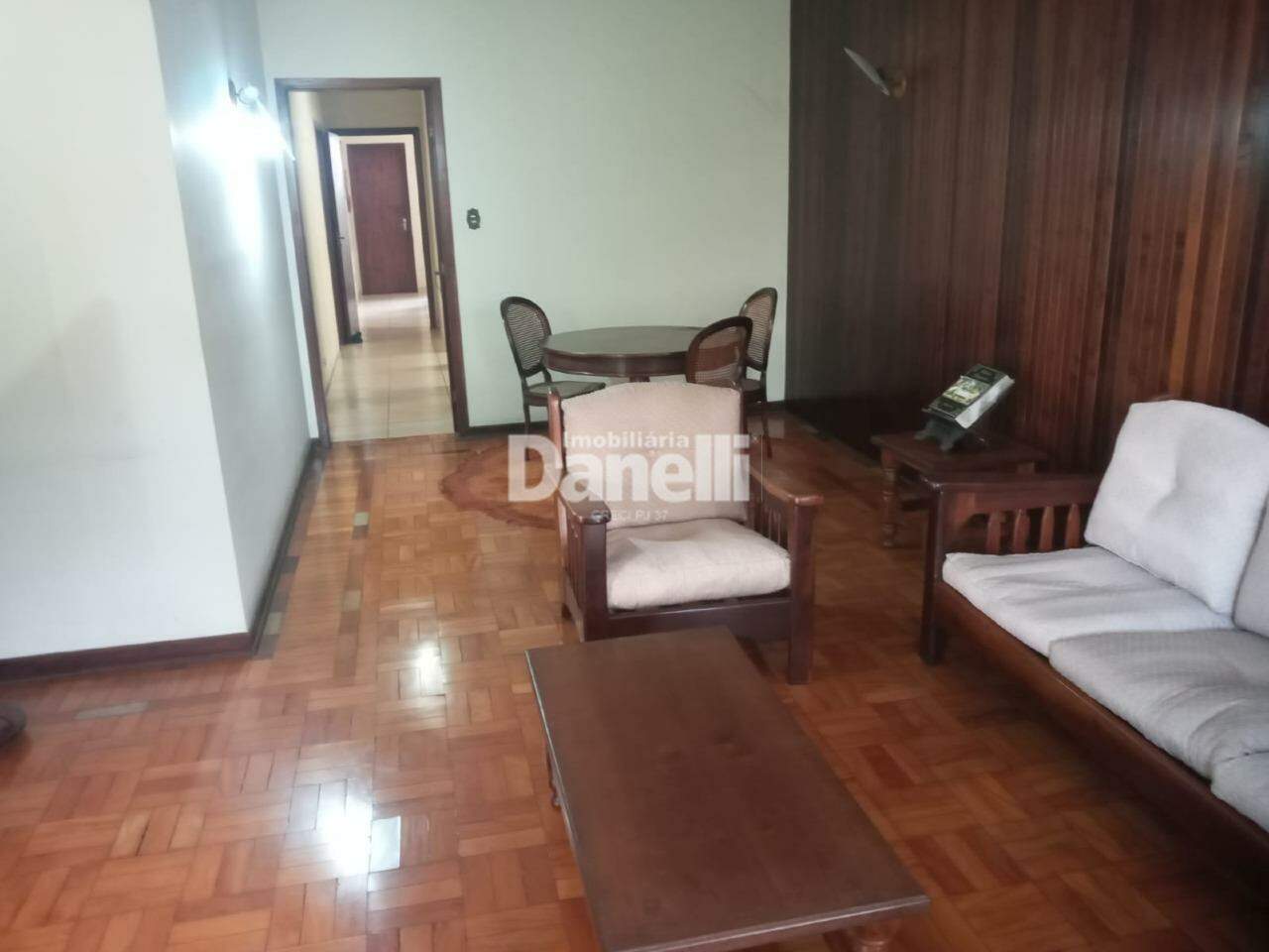 Casa à venda no Centro: 