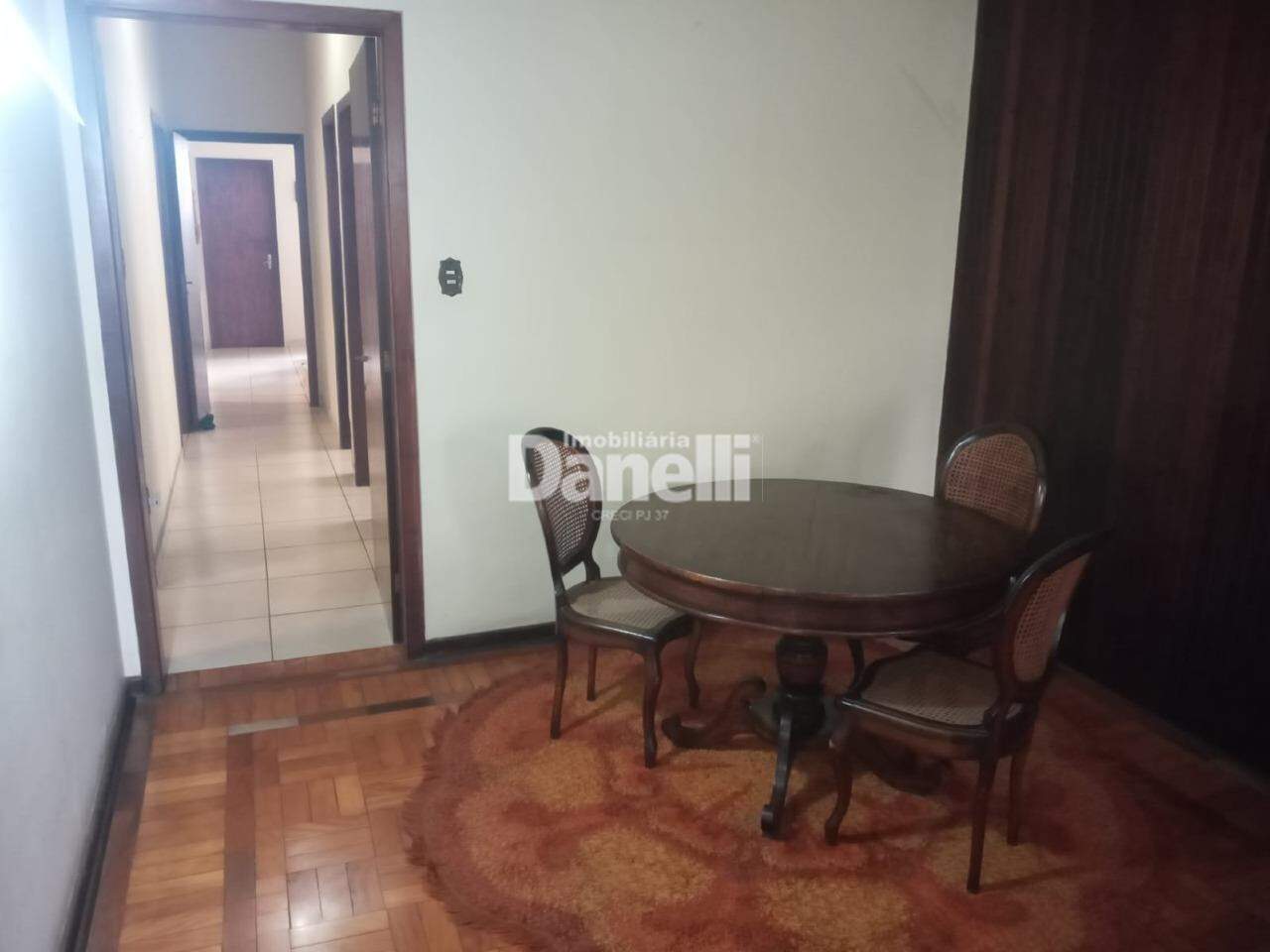 Casa à venda no Centro: 