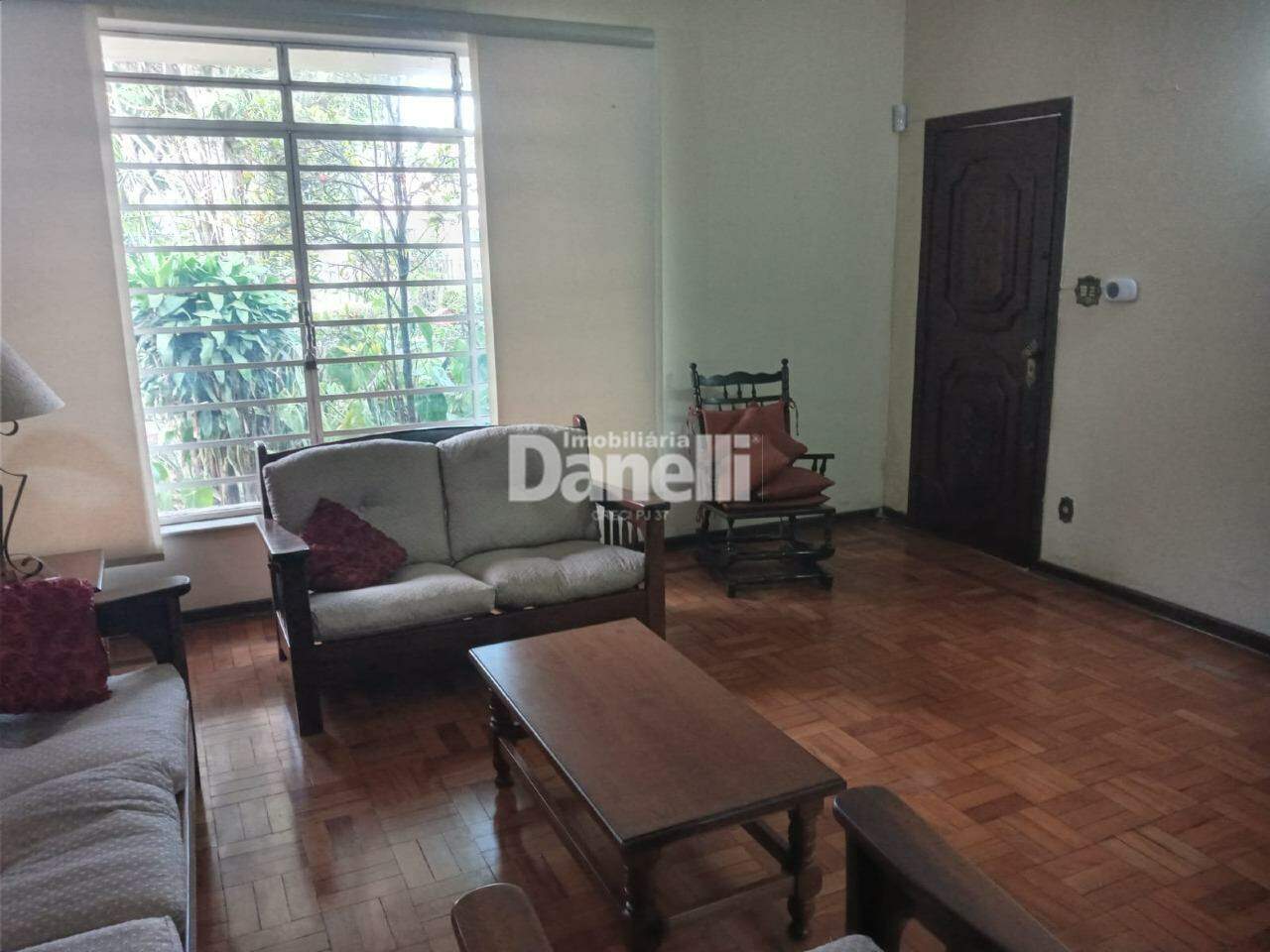 Casa à venda no Centro: 