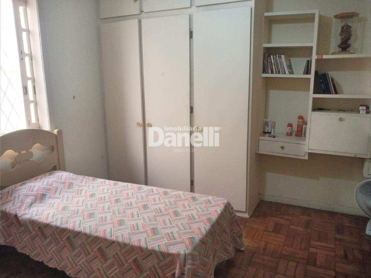 Casa à venda no Centro: 