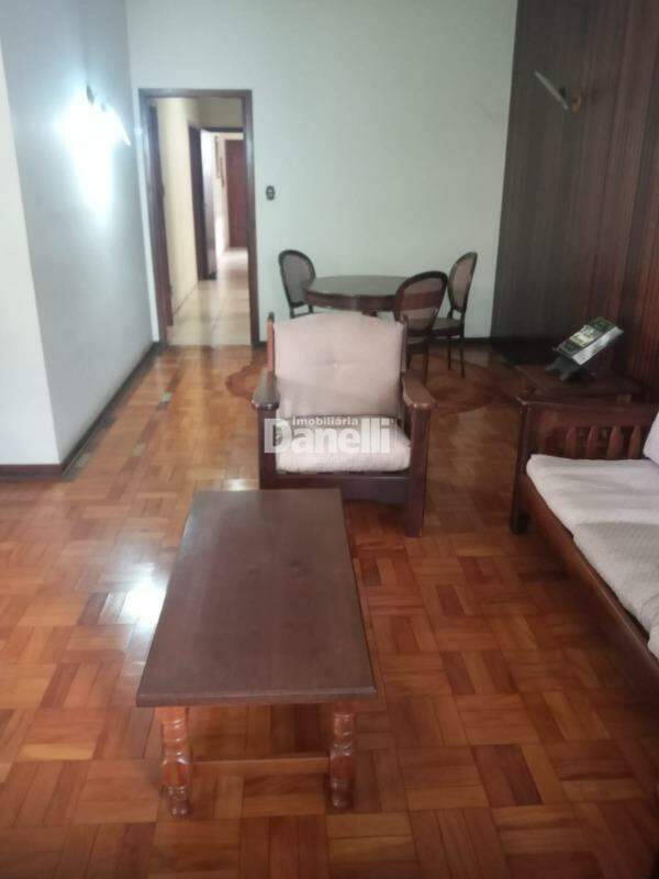 Casa à venda no Centro: 