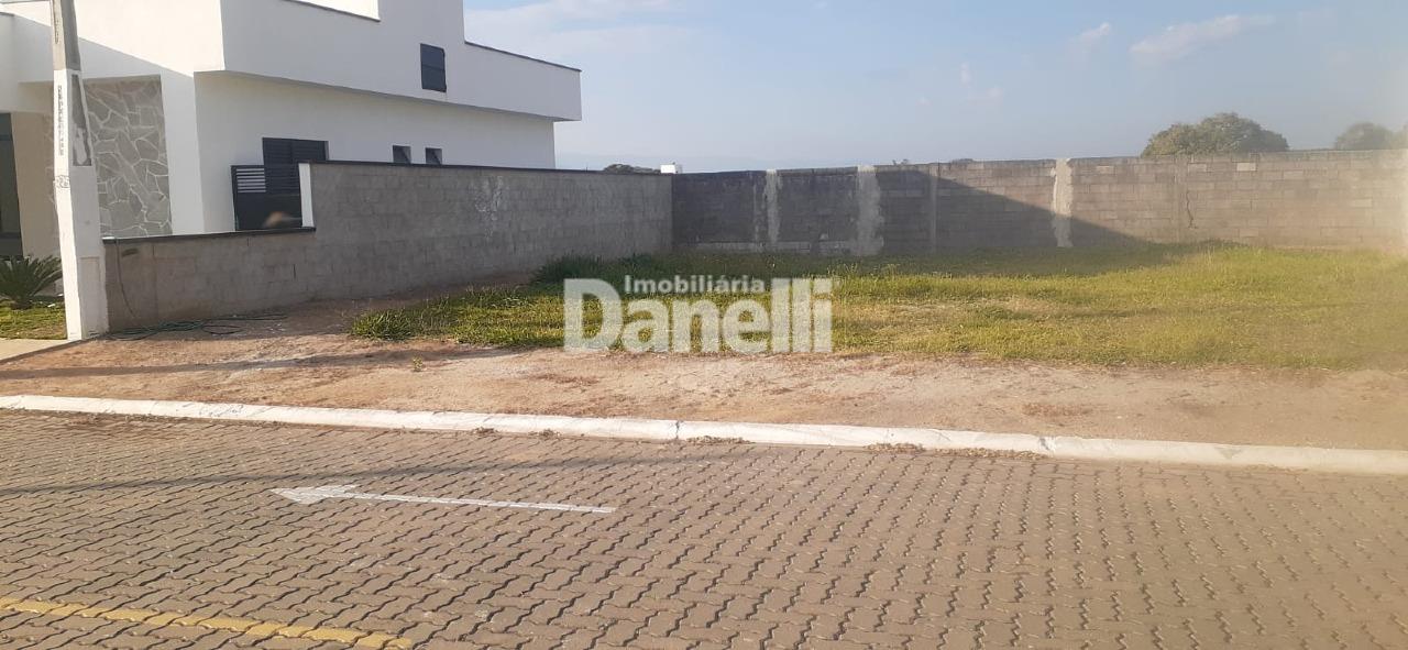 Lote em Condomínio à venda no Quiririm: 