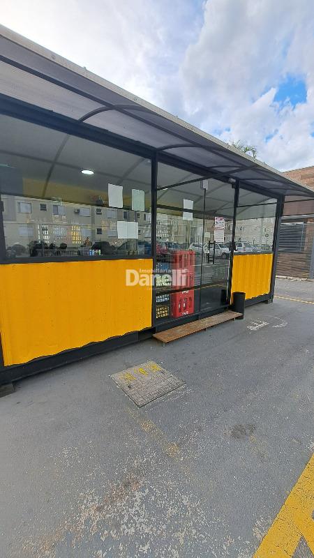 Apartamento à venda no Piracangaguá: mini mercado