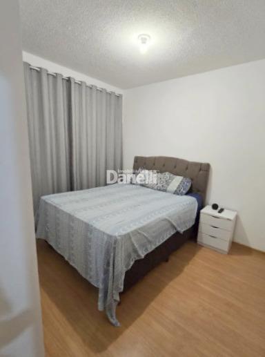 Apartamento à venda no Piracangaguá: 