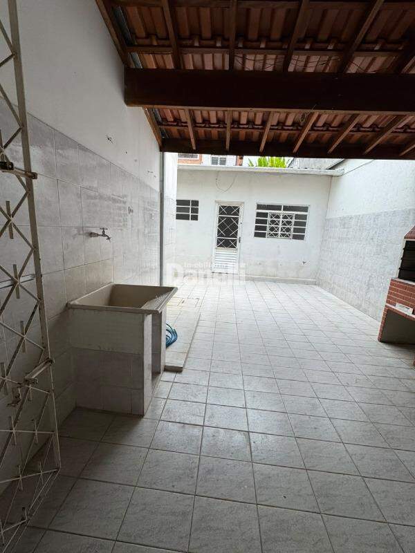 Casa para aluguel no Jardim Santa Clara: 